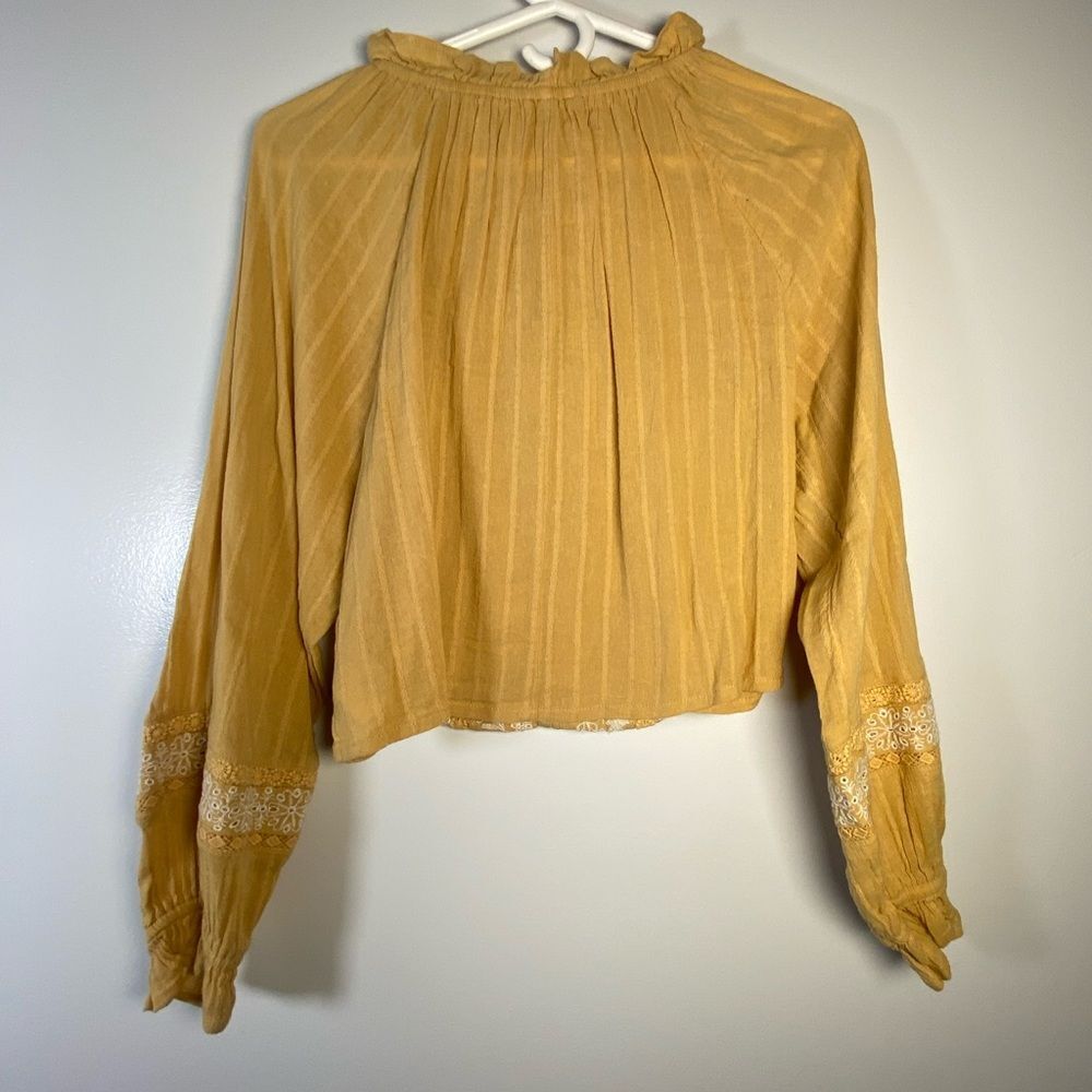 American Eagle Outfitters Butter Yellow Embroidered Blouse - Picture 4 of 4